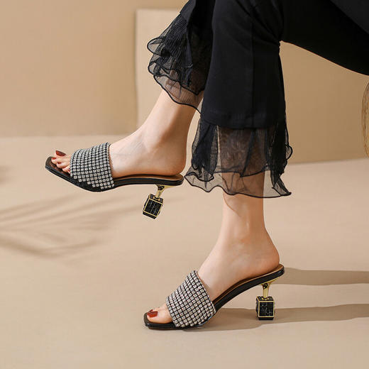 气质优雅，个性镶钻方跟高跟凉拖YSML-A122 商品图7
