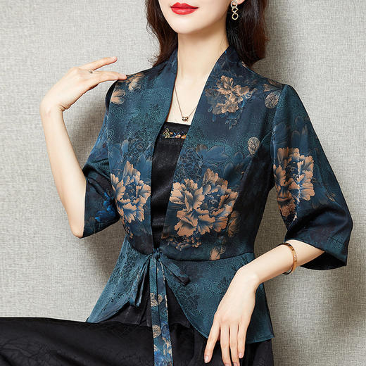 阔太太缎面短外套，女仿香云纱印花修身小西服开衫KQL-2060 商品图1