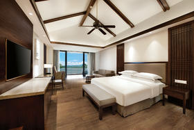 天鹅湖一线湖景大床套房暑期