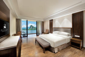 天鹅湖一线湖景大床房暑期