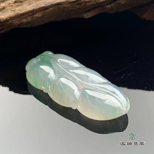 派瑞翡翠 翡翠挂件 糯种 淡绿色 商品图2