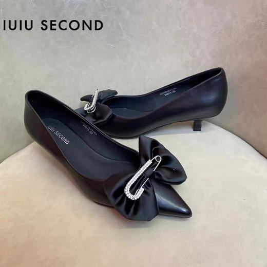 IUIU SECOND 2022年春夏新款气质格调蝴蝶结漆皮高跟鞋U22AE18131 商品图2