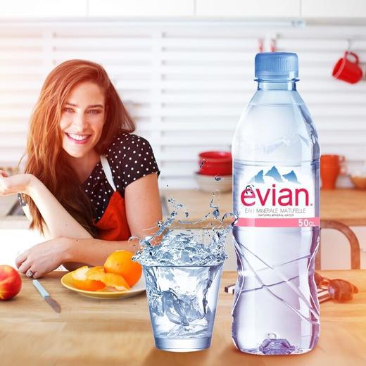 依云天然矿泉水（500毫升/24瓶） 商品图0