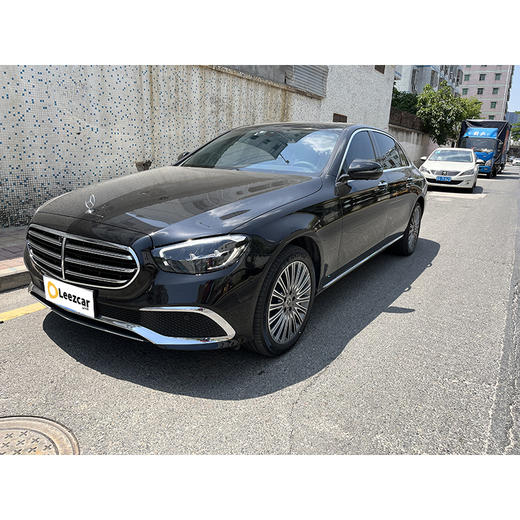 奔驰 E 300 L 尊贵型 【长租-深圳】 商品图1