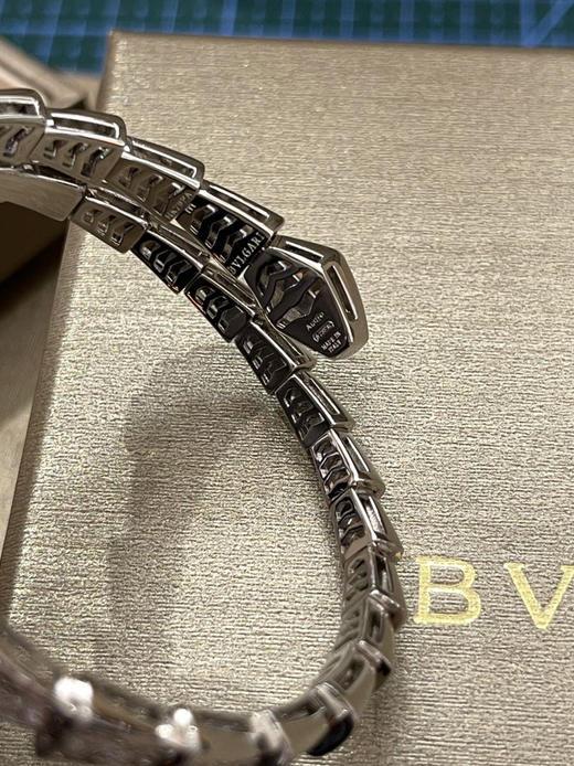 宝格丽蛇手镯-白金 商品图5