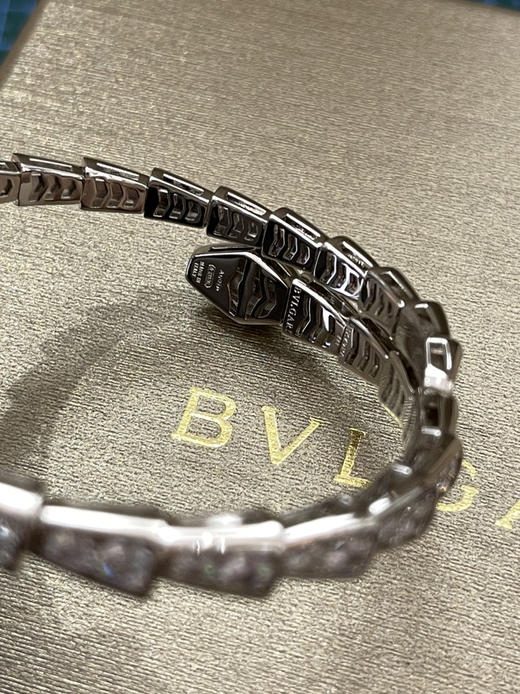 宝格丽蛇手镯-白金 商品图3