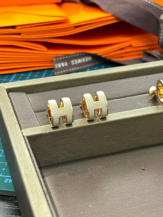 H耳钉-奶茶色 商品图0