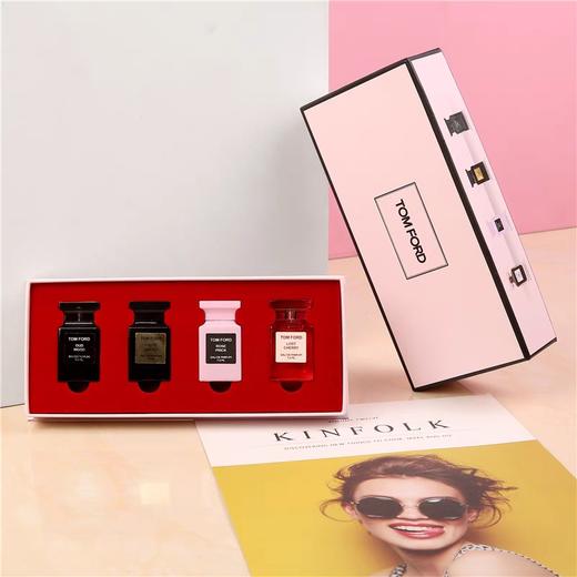 TF香水四件套礼盒Q香7.5ml*4套盒【失落樱花 荆刺玫瑰 乌木沉香 白麝香 商品图3