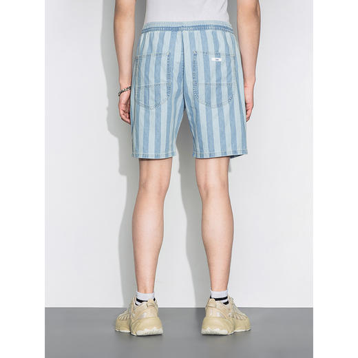 Lee商场同款22春夏新品浅蓝条纹松紧男牛仔短裤LMB100903100-572 商品图1