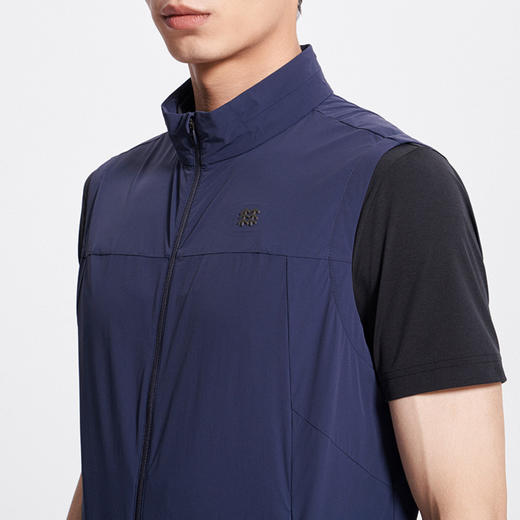 KOLONSPORT可隆户外休闲衣防泼水凉感弹力运动马夹户外防晒上衣	LHVT2MN129 商品图2