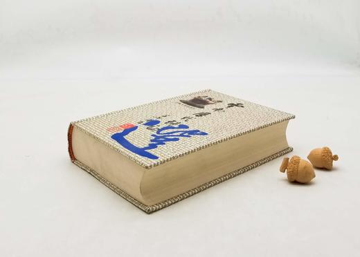 《云南历代诗词选》，精装32开，云南诗词学会、云南大学中文系选注，云南人民出版社2002年版，896页，定价60，售价48元。品相95成。云南历代诗词极其丰富，上起汉魏，下迄明清，诗家辈出 商品图2