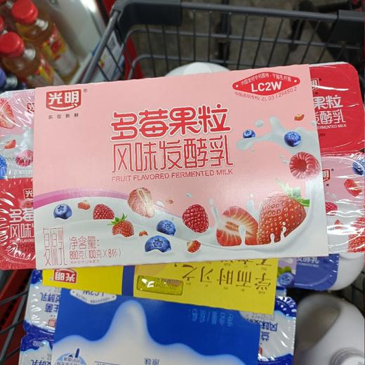 光明多莓果粒风味发酵乳800克 商品图0
