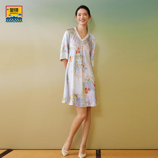 【皇锦】七分袖交叠领连衣裙 商品图2