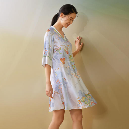 【皇锦】七分袖交叠领连衣裙 商品图4