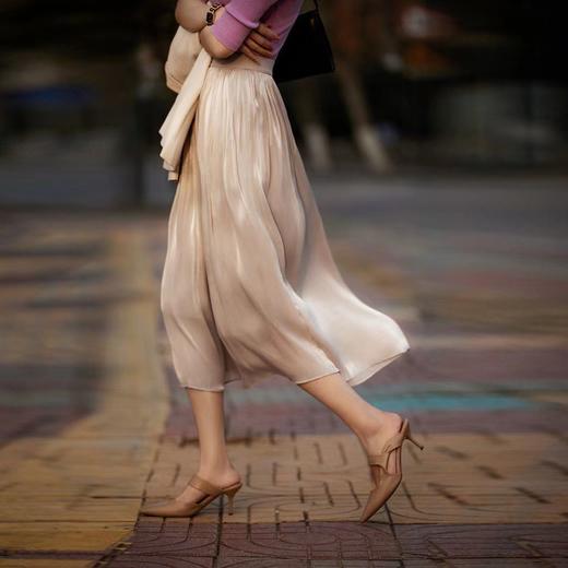 Bling bling~【流光半身裙】牛奶珠光感 灵动飘逸 大摆裙型 高腰设计 显高显瘦显腰线 商品图0