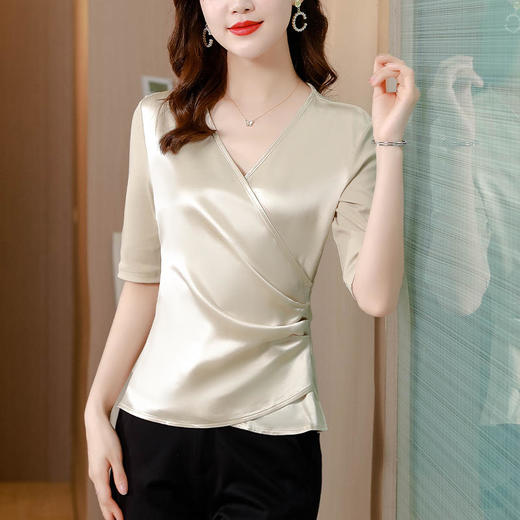 v领T恤纯色打底衫，半袖薄款时尚小衫仿醋酸缎面上衣AHM-8520 商品图1