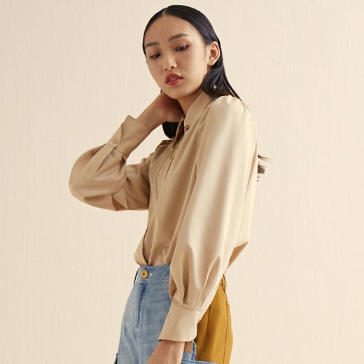 谜底2022春季新款合体莱赛尔衬衫女项链装饰长袖上衣女225MC6004 商品图2