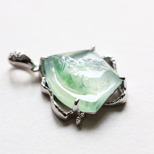 高冰种阳绿俏色佛在我心18k白金钻石镶嵌 商品图3