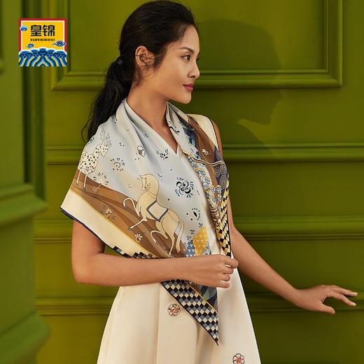 【皇锦】九色鹿丝巾印花方巾 商品图1