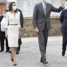 孤品 “皇妃款”J8382691A 优雅知性 简约大气 连衣裙 不退可换不退可换