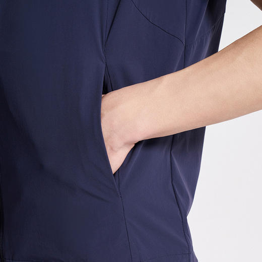 KOLONSPORT可隆户外休闲衣防泼水凉感弹力运动马夹户外防晒上衣	LHVT2MN129 商品图3