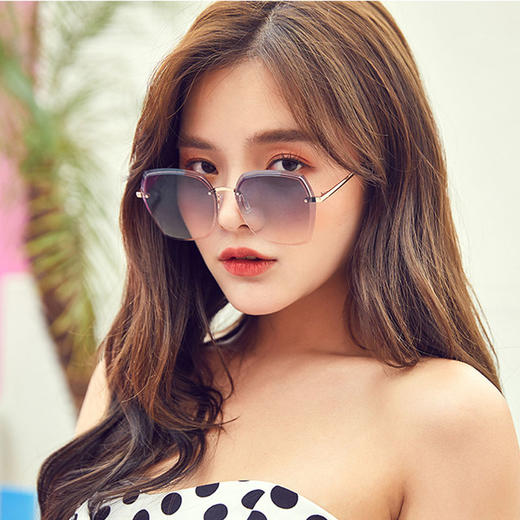 预售|男女同款骊佳太阳镜韩版大框米钉偏光墨镜 .潮快闪[福利品] 商品图3