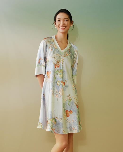 【皇锦】七分袖交叠领连衣裙 商品图4