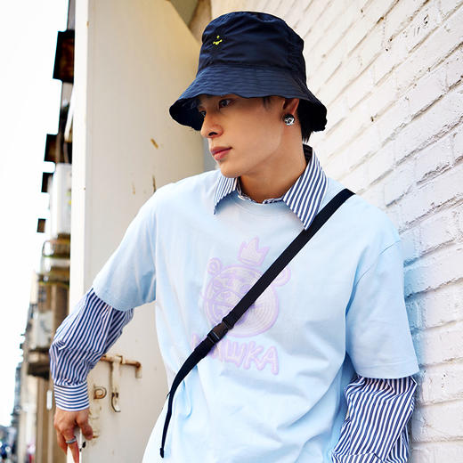 Mishka大眼球潮牌2022春夏新品 KA爷涂鸦熊印花圆领短袖T恤男女M21100017M  商品图1