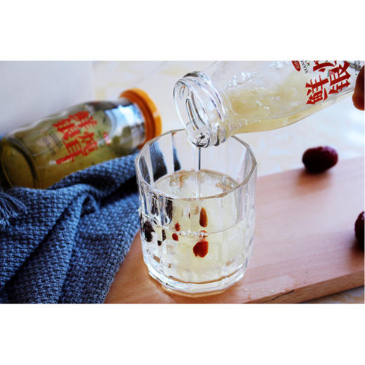 新鲜冰糖、枸杞、红枣、鲜炖银耳羹 商品图1