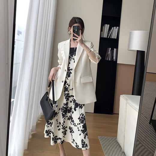 黛唯梵轻奢连衣裙氛围感吊带碎花裙女2022夏季新款度假风复古法式桔梗裙子国庆出游 商品图5