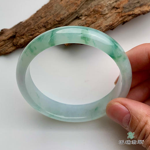 派瑞翡翠 翡翠手镯 糯冰种 飘绿花 商品图2