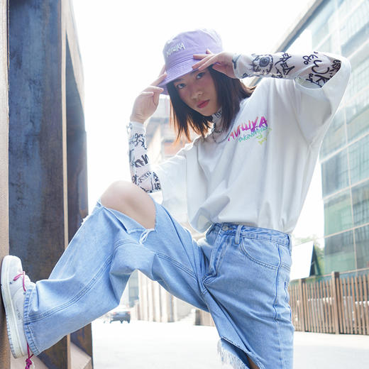 Mishka大眼球潮牌2022春夏新品 爱心系列印花圆领短袖T恤男女同款M21100025M 商品图0