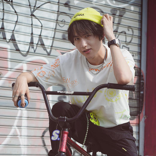 Mishka大眼球潮牌2022春夏新品 涂鸦眼球系列字母印花圆领短袖T恤M21100023M 商品图1