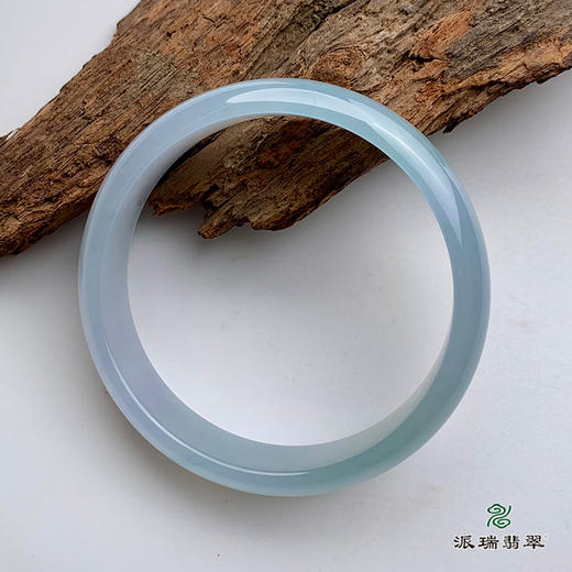派瑞翡翠 翡翠手镯 糯冰种 淡绿色 商品图3