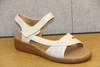 豪行女鞋夏新款21258032百搭坡跟一字带中跟皮凉鞋舒适软底妈妈鞋 专柜正品 商品缩略图1