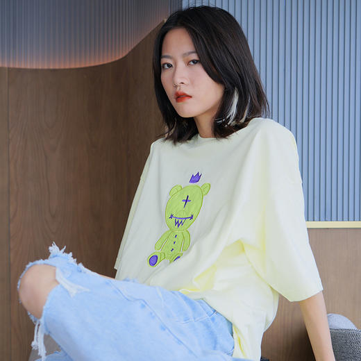 Mishka大眼球潮牌2022春夏新品 KA爷涂鸦熊圆领短袖T恤男女同款M21100083M  商品图2