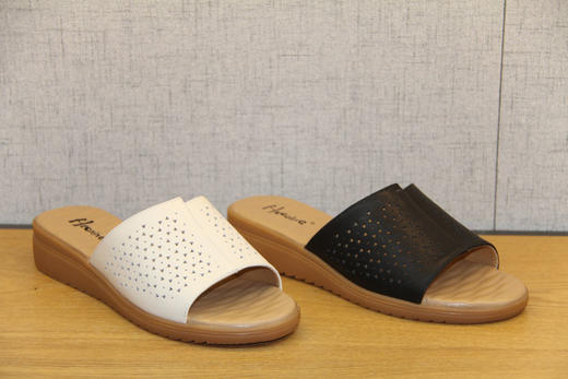 豪行女鞋夏新款21258031软底平跟真皮凉拖鞋女外穿低跟时尚女鞋拖 专柜正品 商品图3