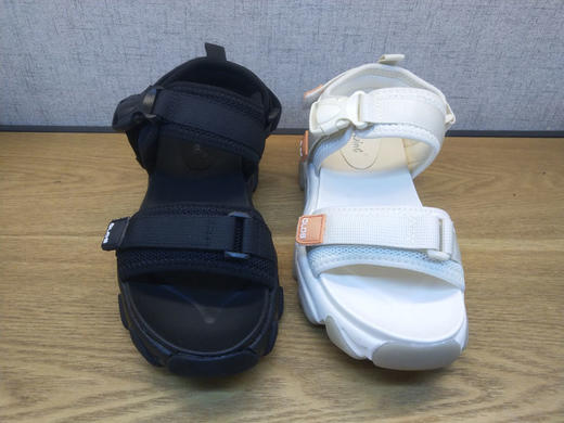 2021夏季新款豪行女鞋21247189厚平底运动休闲低跟露趾大凉鞋正品 商品图6