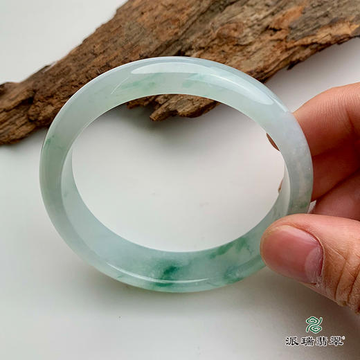 派瑞翡翠 翡翠手镯 糯冰种 飘绿花 商品图4
