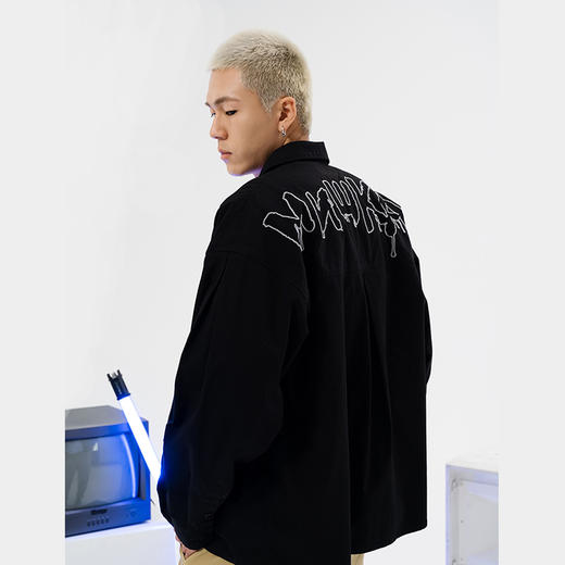 Mishka大眼球潮牌2022春夏新品 KA爷涂鸦熊印花黑色长袖衬衫M21100206M  商品图2