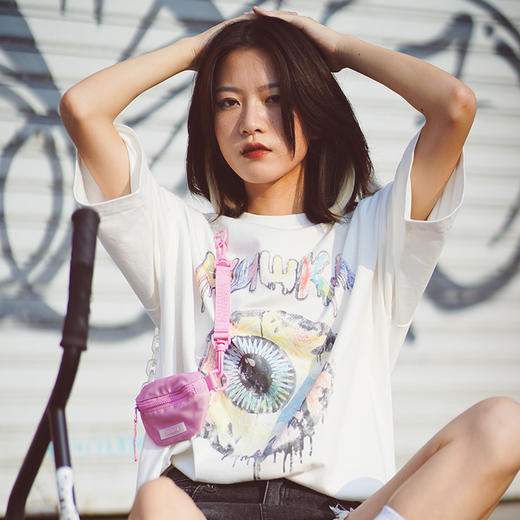 Mishka大眼球潮牌2022春夏新品 涂鸦眼球圆领短袖T恤男女同款M21100011M  商品图2