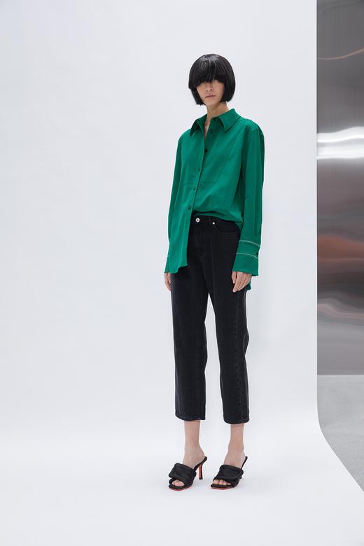 微喇修身牛仔九分裤 商品图0