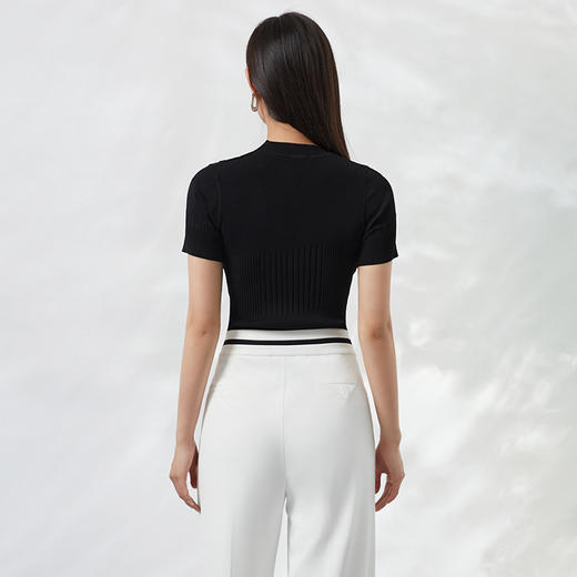 EITIE爱特爱夏季新款时尚显瘦绑带设计镂空针织T恤黑色上衣B2201906 商品图4