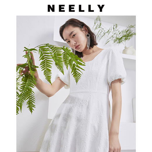NEELLY纳俪商场同款甜美纯色V领提花暗纹灯笼袖A字收腰大摆连衣裙N22044Y04554 商品图1
