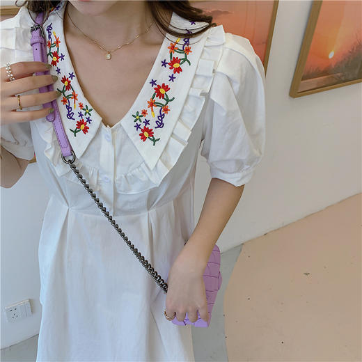 黛唯梵 2022洋气民族风连衣裙重工刺绣网红洋气V领度假母女装亲子装裙子国庆出游 商品图2