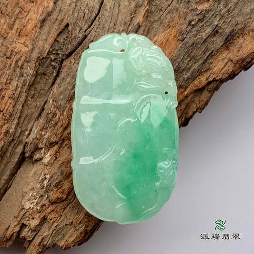 派瑞翡翠 翡翠挂件 糯冰种 绿色 商品图0