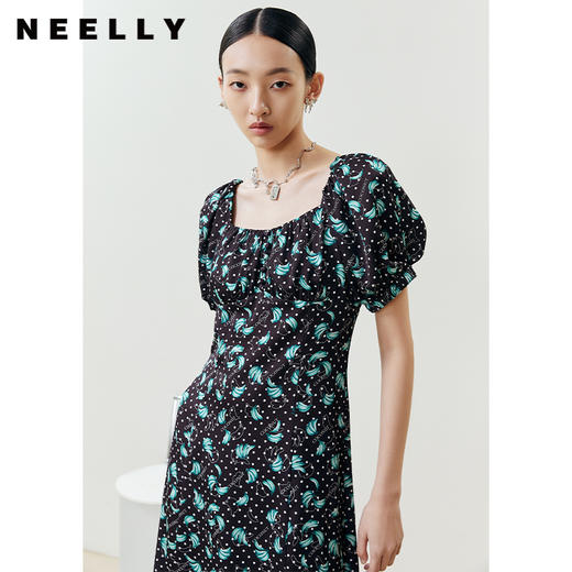 NEELLY纳俪商场同款法式满印连衣裙女方领泡泡袖收腰A字裙中长款 商品图0