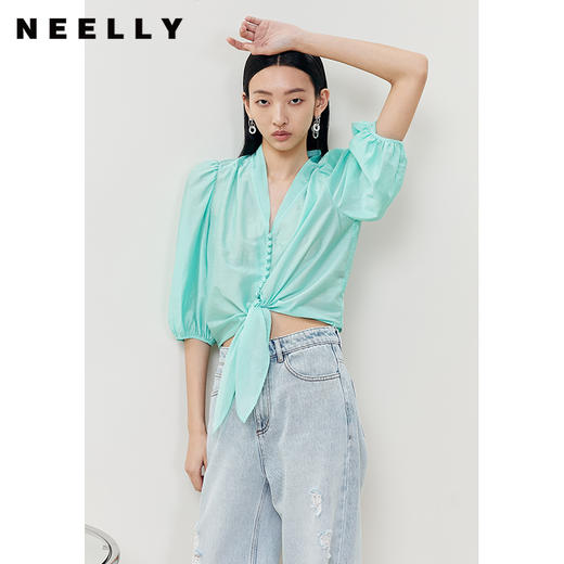 NEELLY纳俪商场同款气质立领白色衬衫女泡泡袖轻薄上衣系带下摆N22041B01007 商品图2