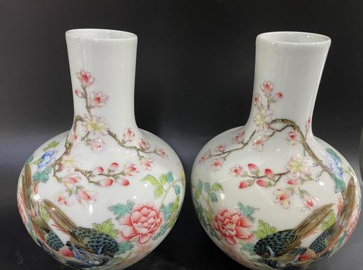 粉彩锦堂富贵天球瓶 商品图0