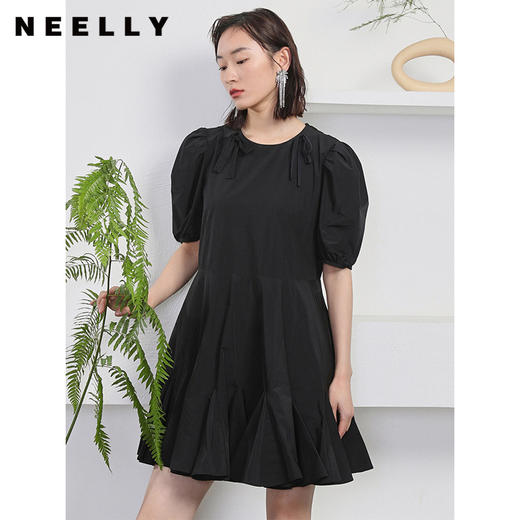 NEELLY纳俪商场同款夏季新款黑色娃娃裙设计感泡泡袖连衣裙减龄N22044Y04418 商品图0